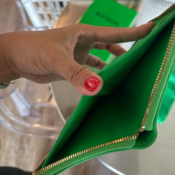 Bottega Veneta Zip Around Wallet - Picture 15 of 15